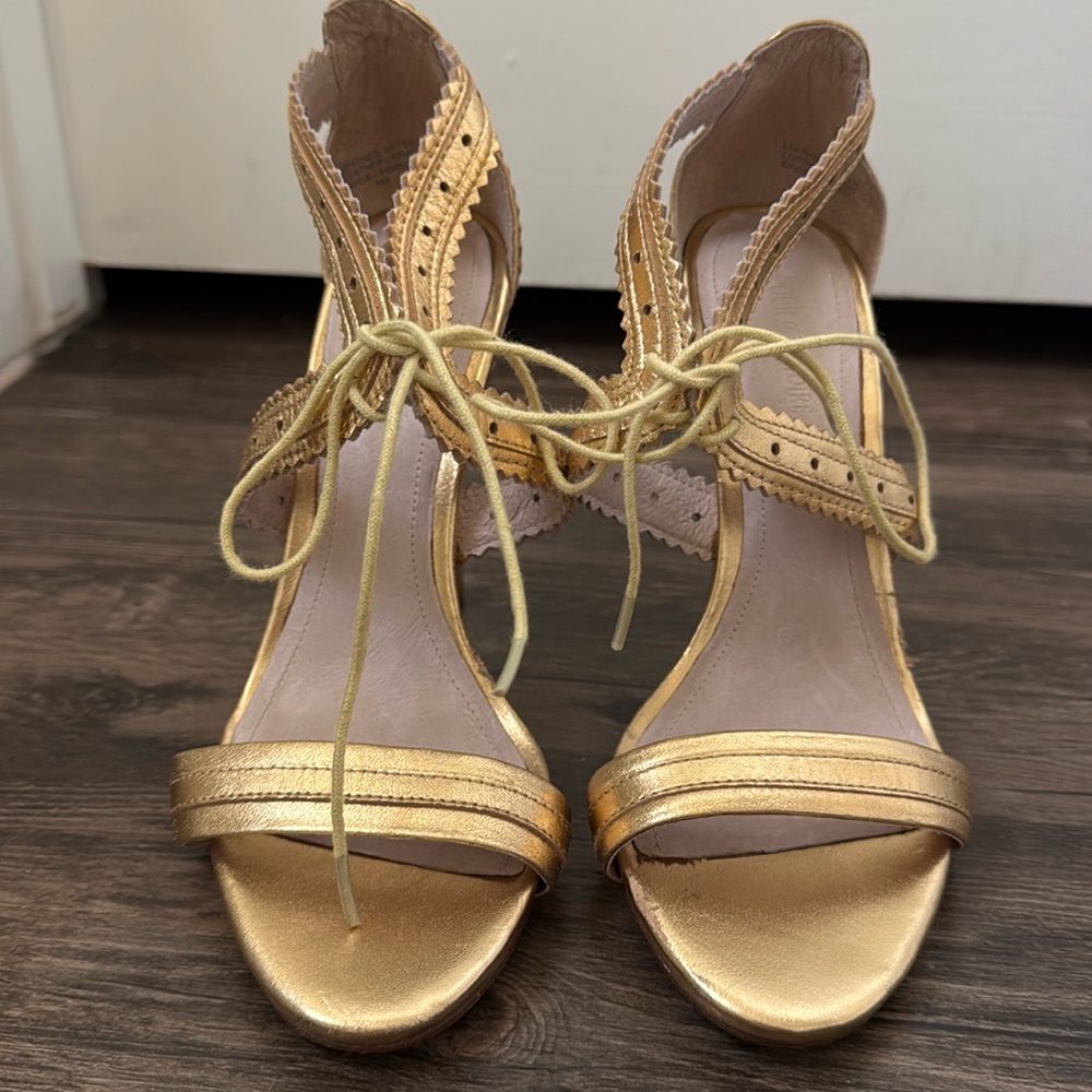 Pour la Victorie heels